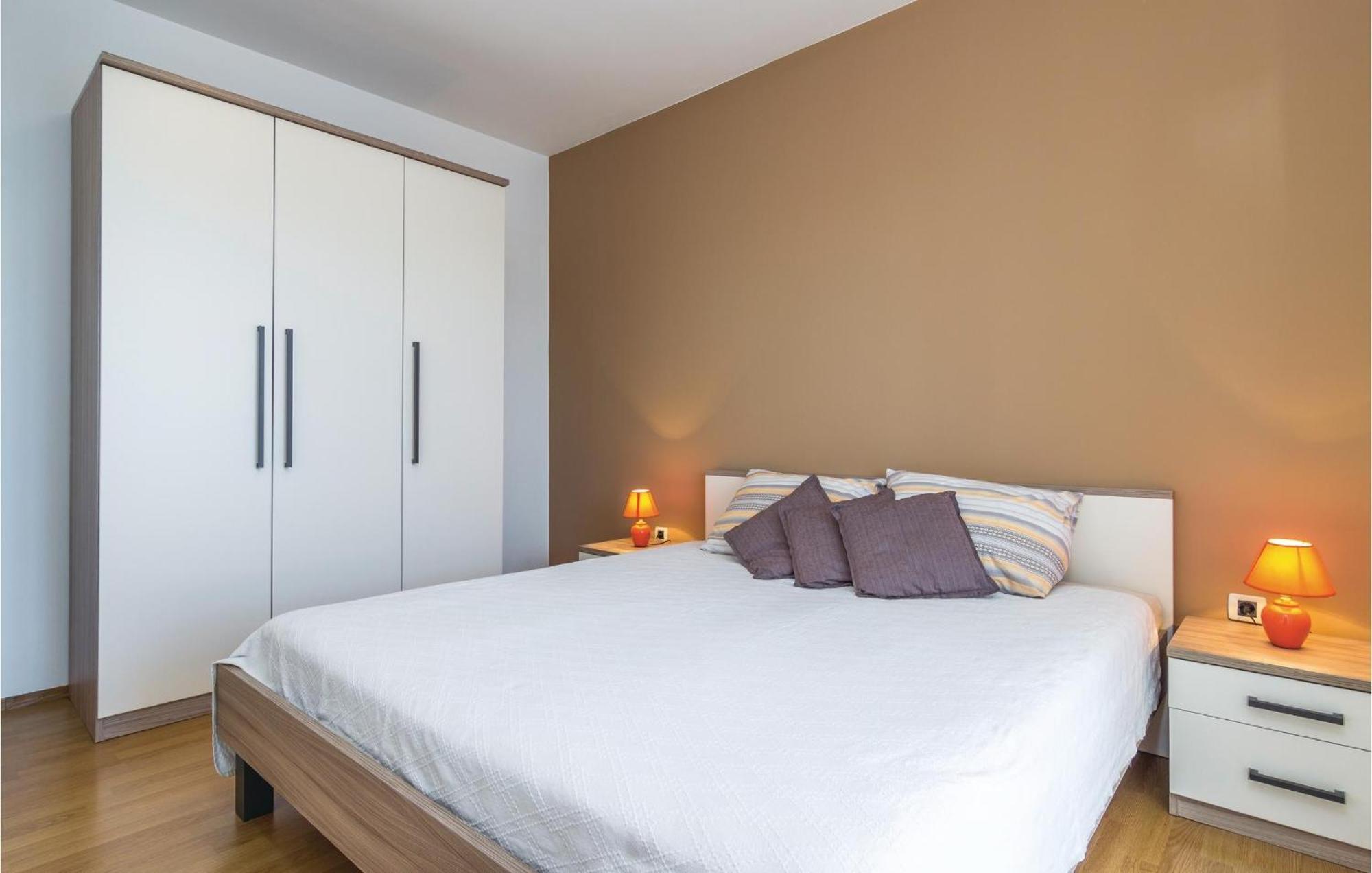 Cozy Apartment In Porec With Wifi Exterior foto