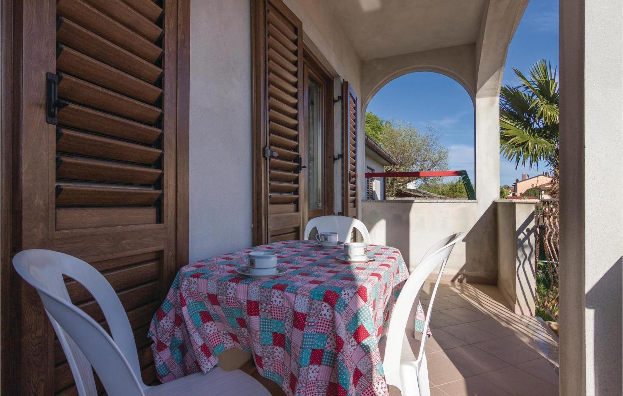 Cozy Apartment In Porec With Wifi Exterior foto
